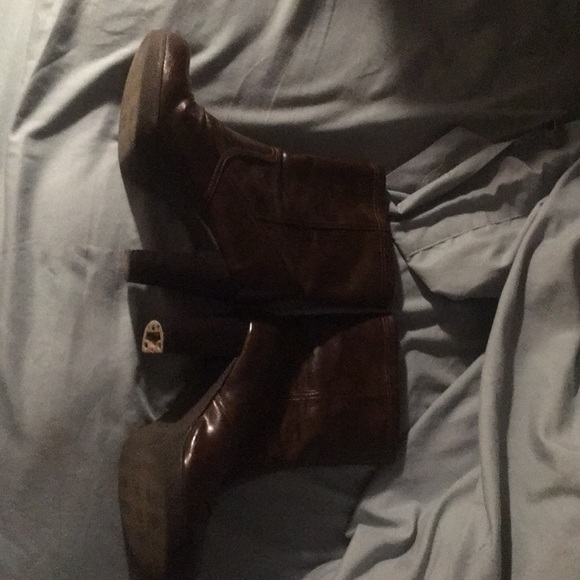 Selling brown ankle high heeled boots - Picture 2 of 3